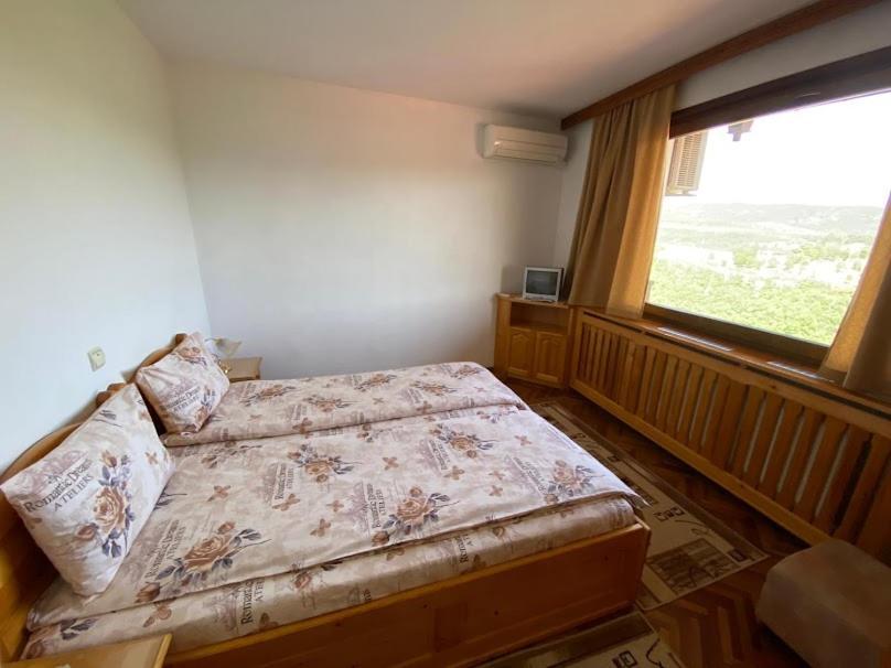 Hotel Comfort Wielkie Tyrnowo Zewnętrze zdjęcie